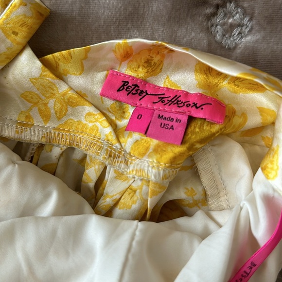 100% silk floral jumpsuit by Betsy Johnson, size 0 elasticized hem, vintage look - Picture 7 of 9